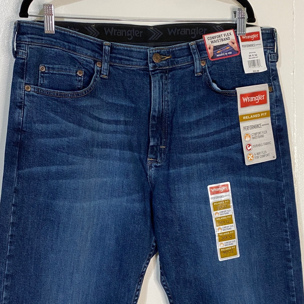 Wrangler Men’s Relaxed Fit Jeans Dark Blue 36x32 NWT